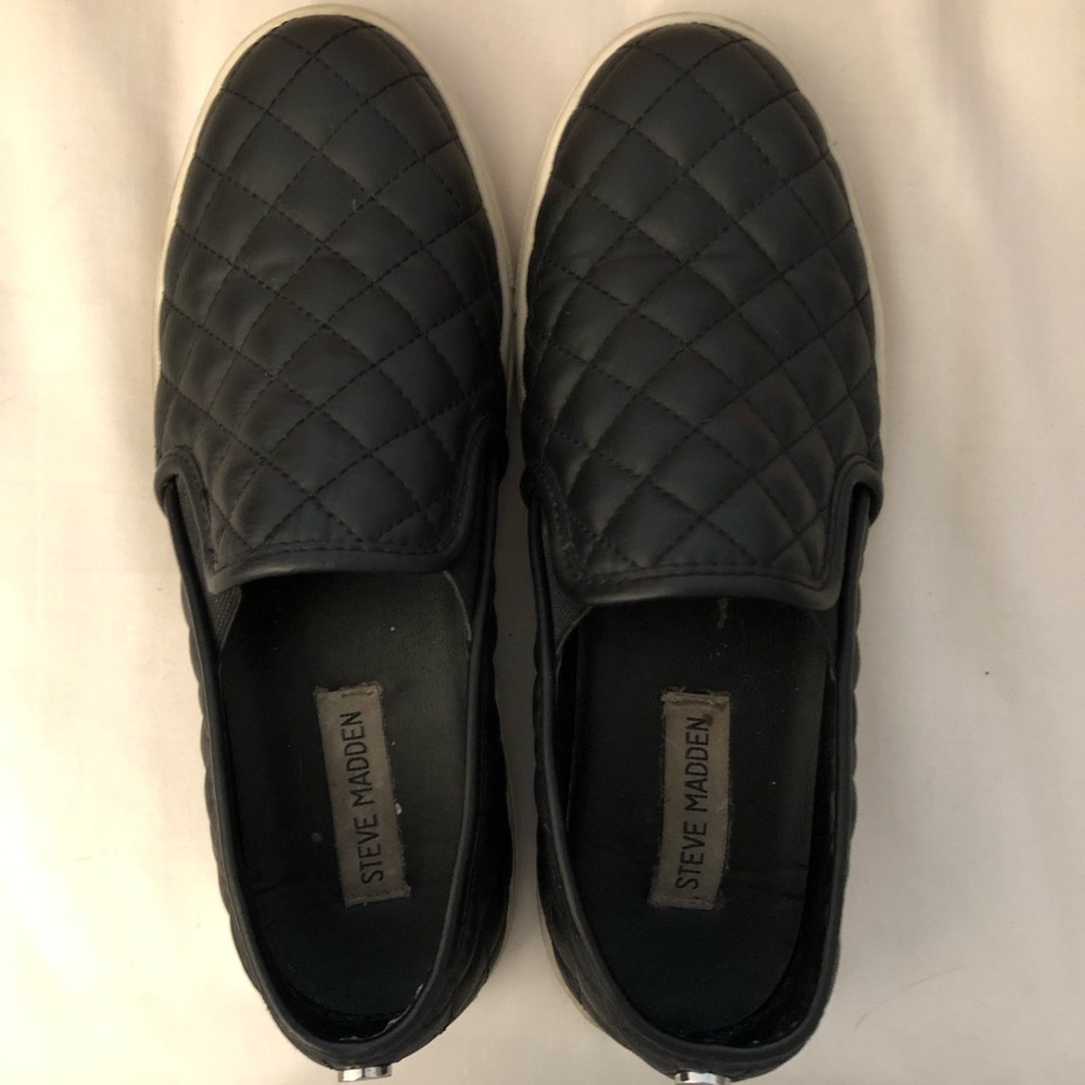 Steve Madden patent black slip-ons - Size 8